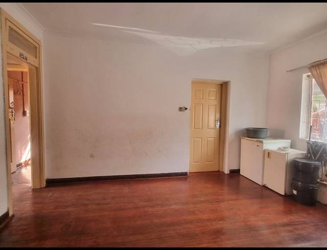 4 BEDROOM HOUSE FOR SALE IN WOODLANDS